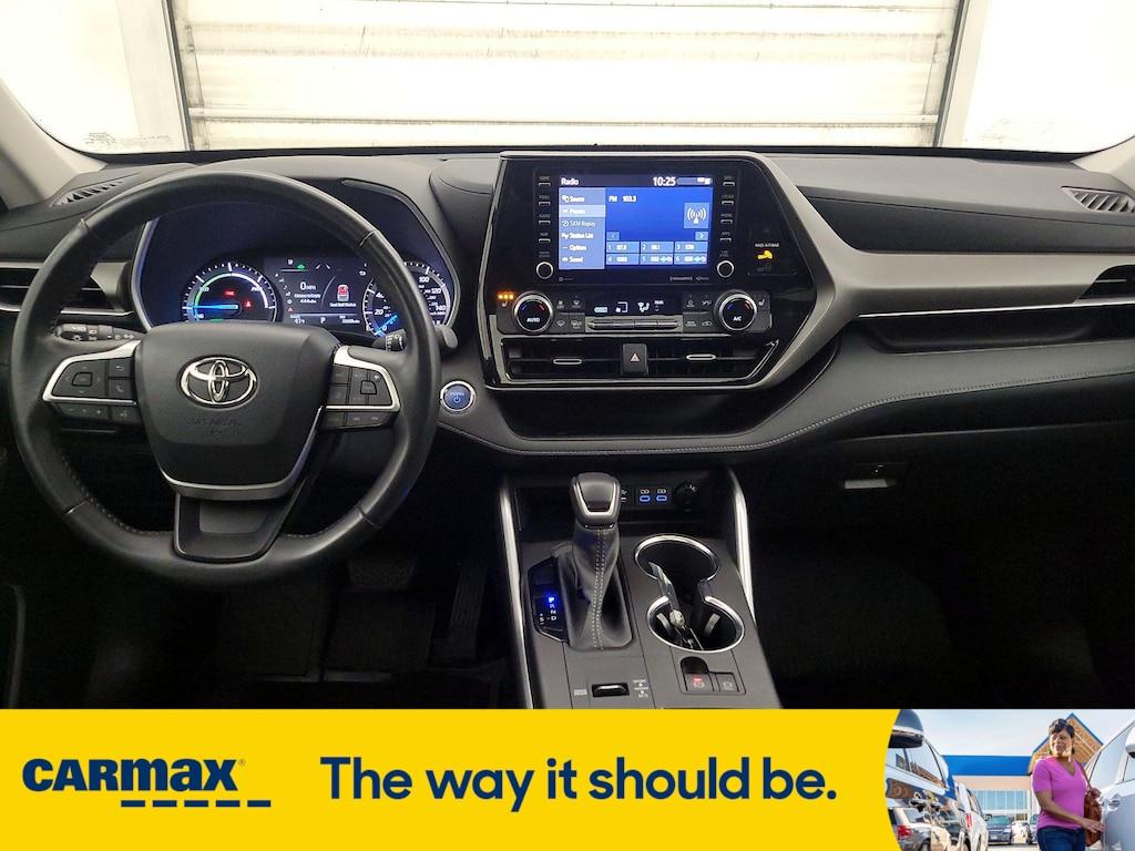 used 2022 Toyota Highlander Hybrid car, priced at $41,998