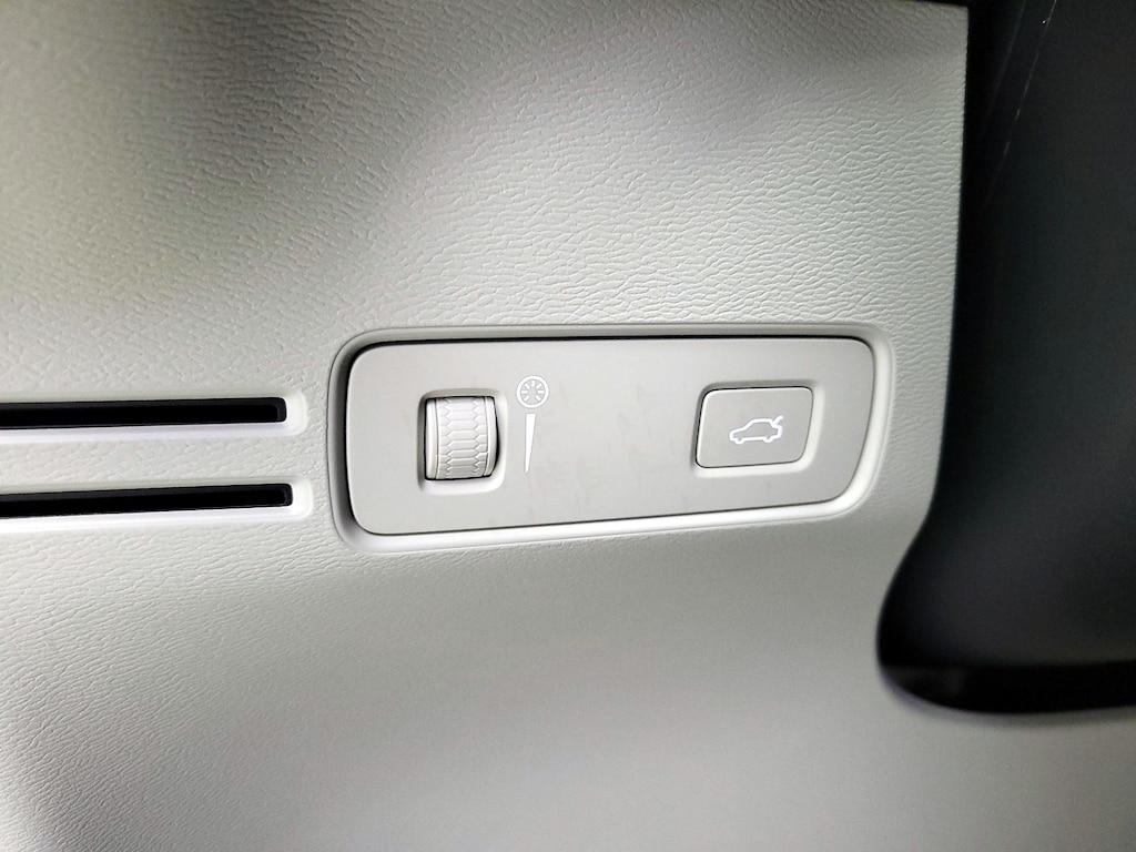 used 2021 Volvo XC40 car, priced at $28,998