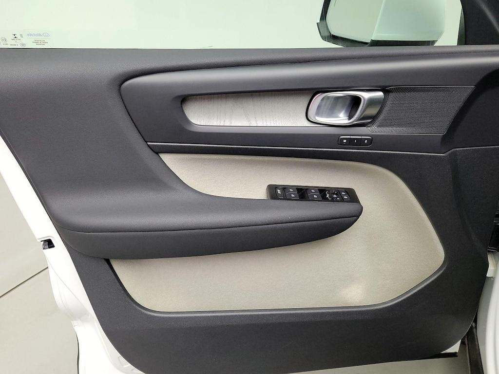 used 2021 Volvo XC40 car, priced at $28,998