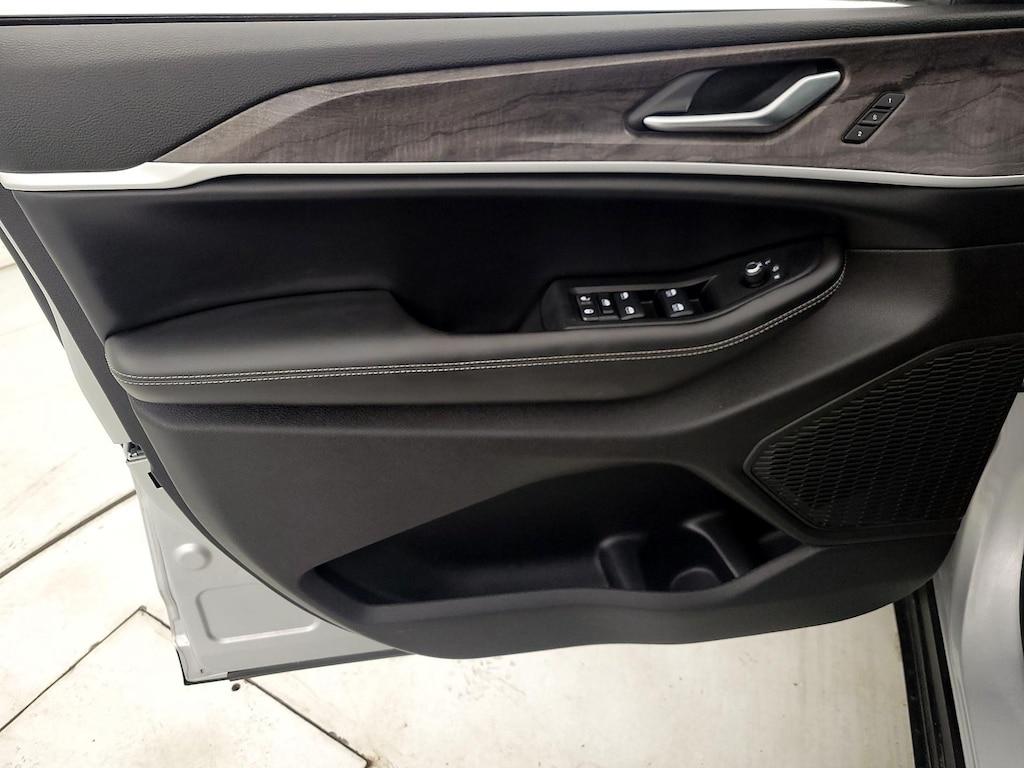 used 2023 Jeep Grand Cherokee L car, priced at $31,998
