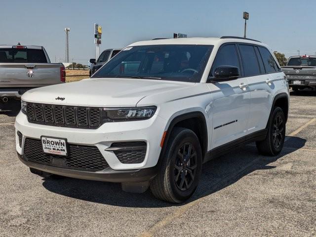 used 2024 Jeep Grand Cherokee car, priced at $40,911