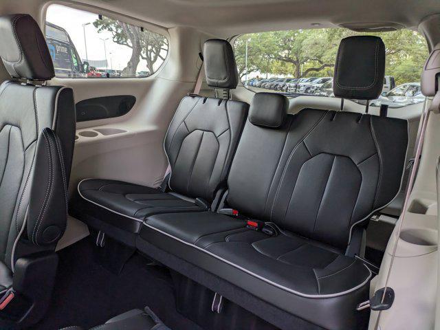 new 2024 Chrysler Pacifica car, priced at $47,002