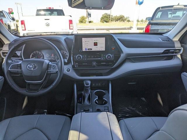 used 2023 Toyota Highlander car, priced at $39,816