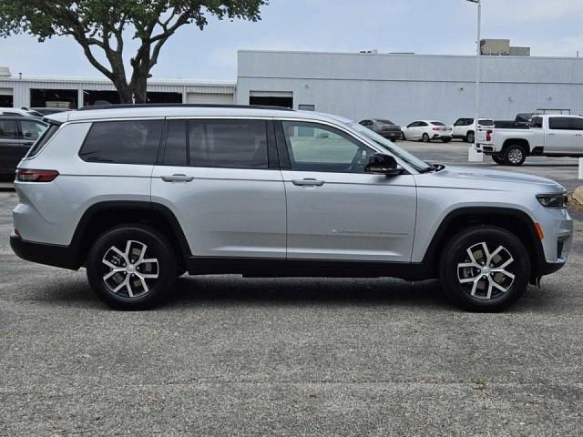 new 2024 Jeep Grand Cherokee L car, priced at $39,996