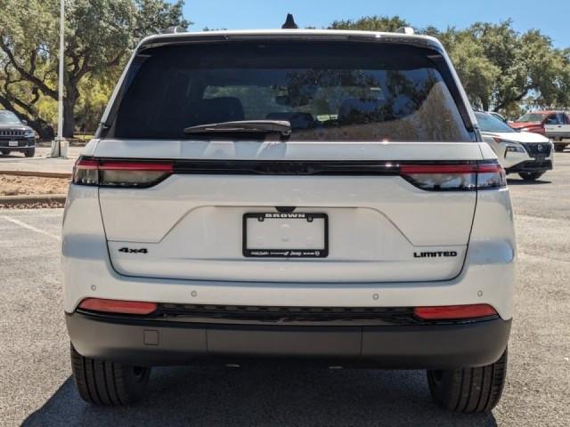 new 2024 Jeep Grand Cherokee car, priced at $44,156