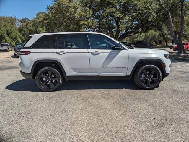 new 2024 Jeep Grand Cherokee car, priced at $44,156