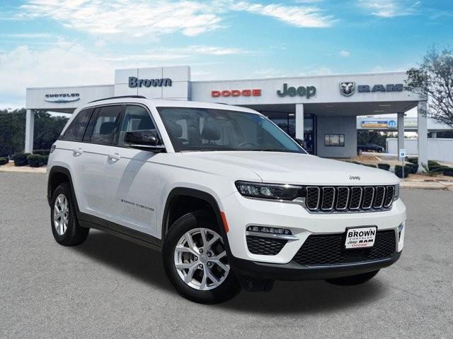 used 2023 Jeep Grand Cherokee car, priced at $34,316