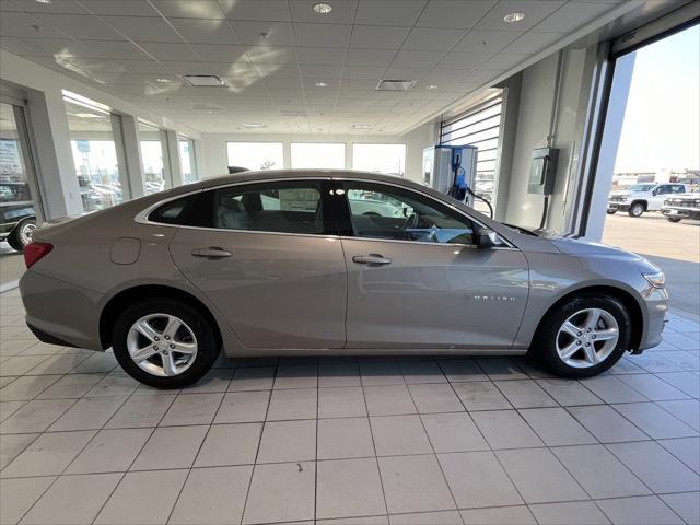 new 2025 Chevrolet Malibu car, priced at $27,570