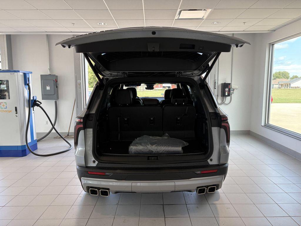 new 2026 Chevrolet Traverse car, priced at $52,945
