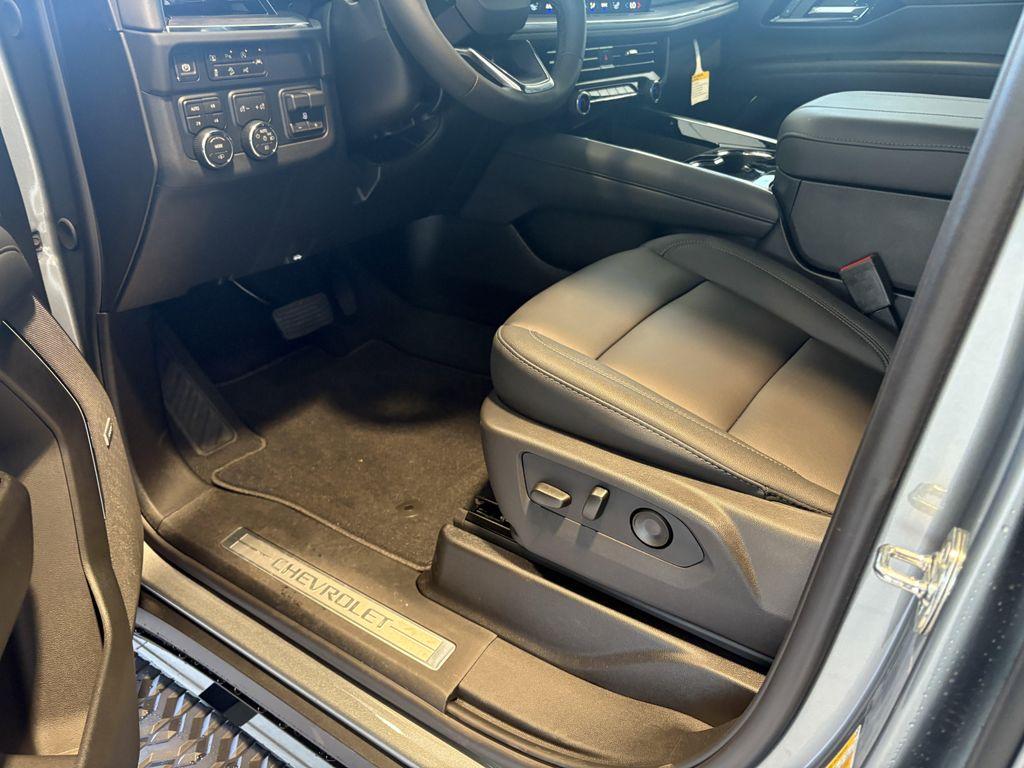 new 2026 Chevrolet Suburban car, priced at $81,705