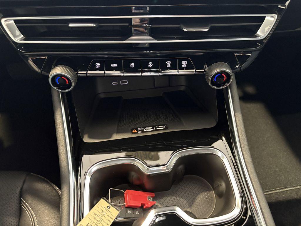 new 2026 Chevrolet Traverse car, priced at $48,135