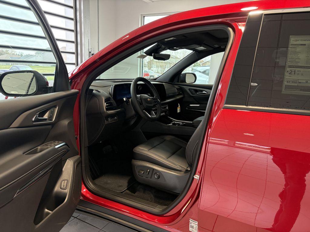 new 2026 Chevrolet Traverse car, priced at $48,135