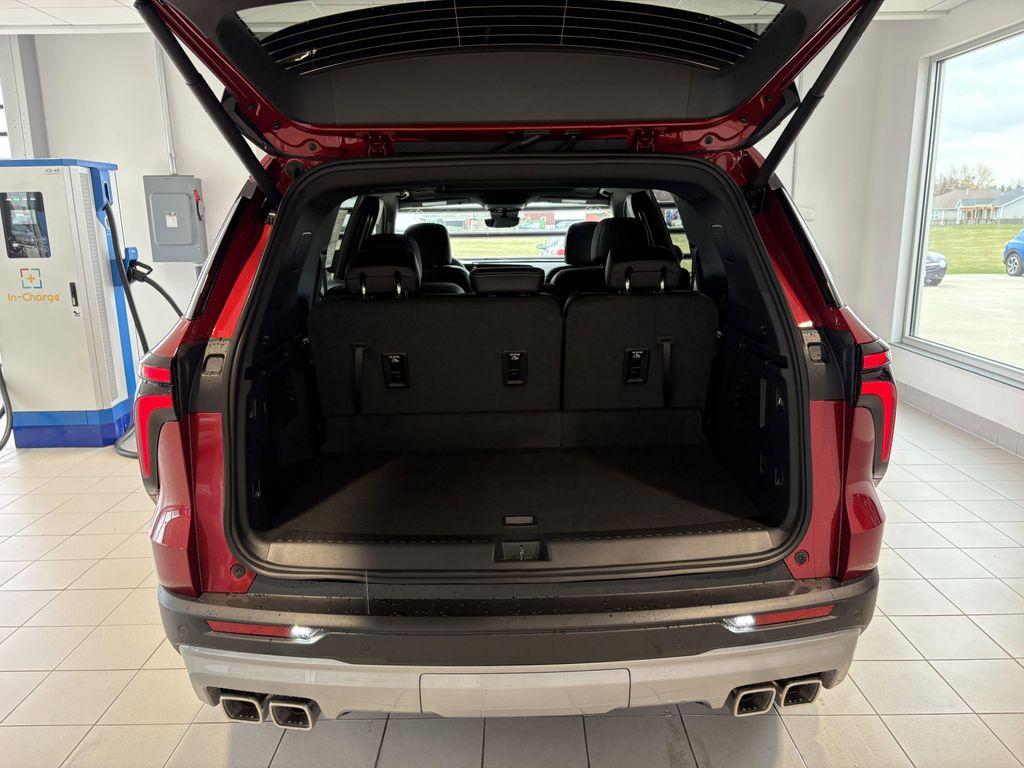 new 2026 Chevrolet Traverse car, priced at $48,135