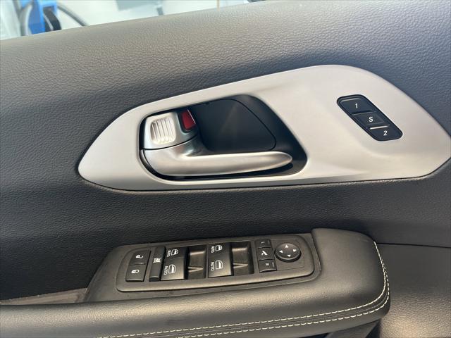 used 2025 Chrysler Pacifica car, priced at $39,596