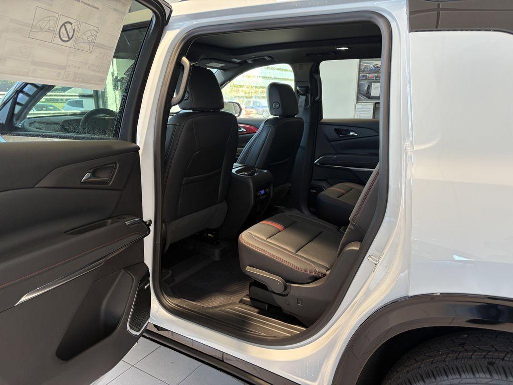 new 2026 Chevrolet Traverse car, priced at $59,611