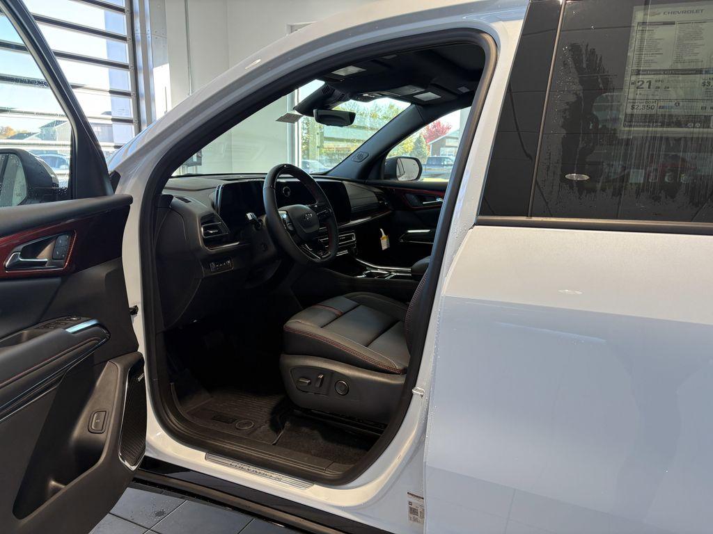 new 2026 Chevrolet Traverse car, priced at $59,611