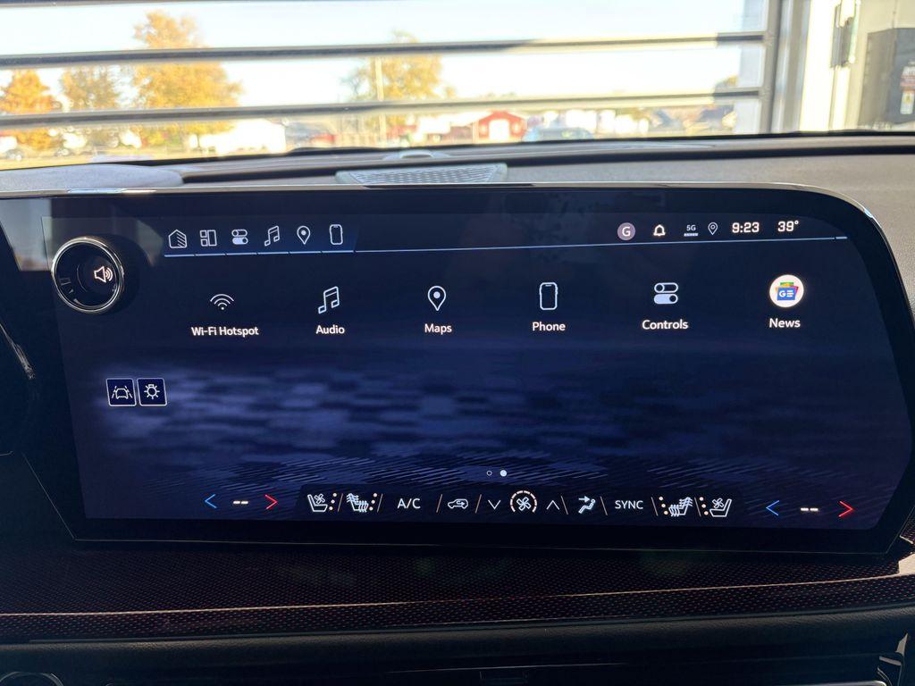 new 2026 Chevrolet Traverse car, priced at $59,611