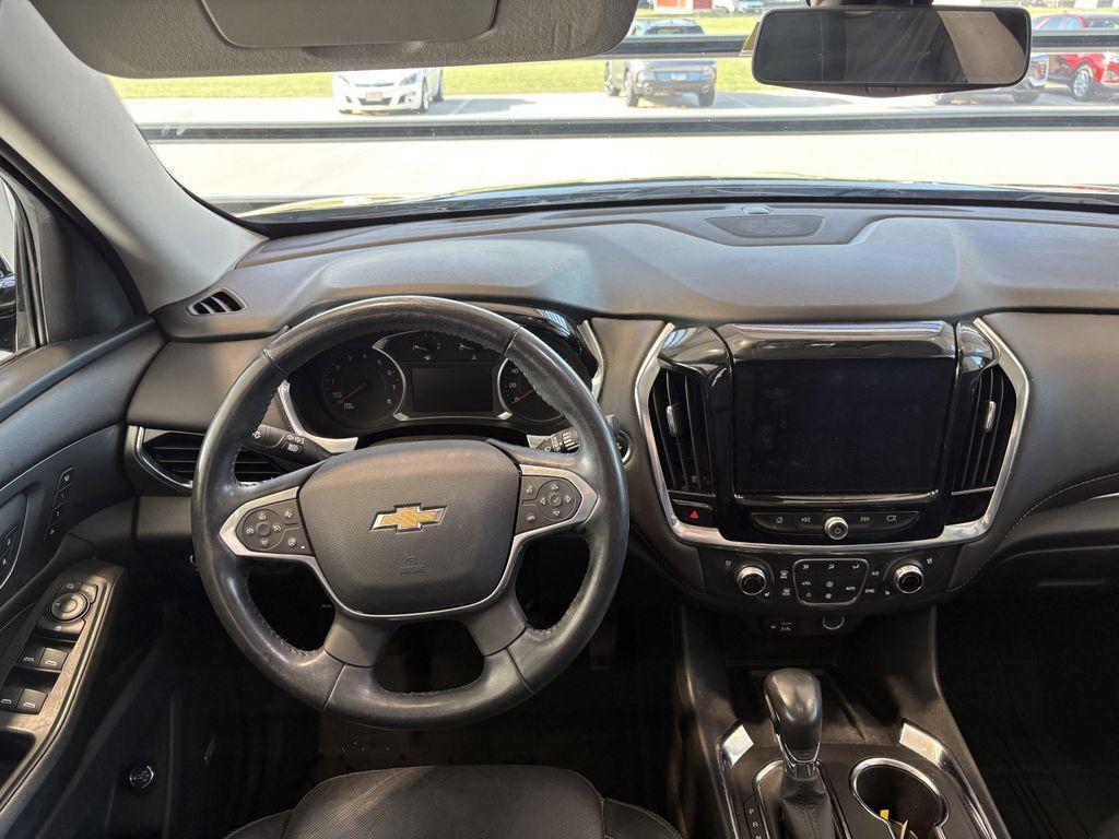 used 2021 Chevrolet Traverse car, priced at $24,988