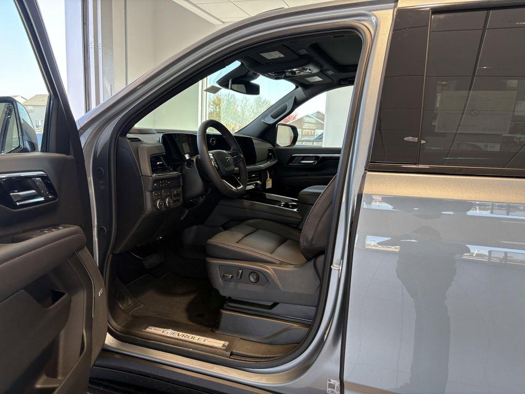 new 2026 Chevrolet Suburban car, priced at $76,572