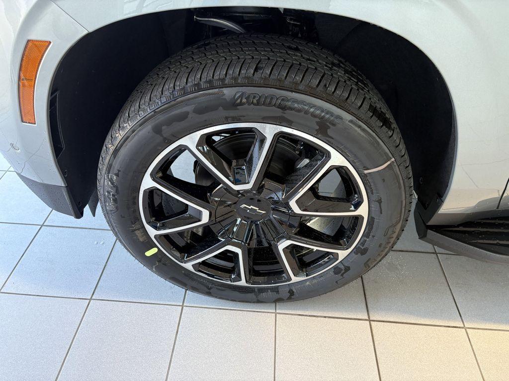 new 2026 Chevrolet Suburban car, priced at $76,572