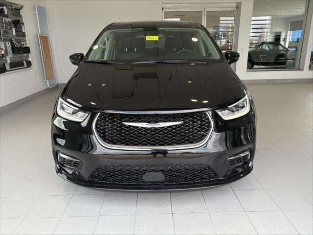 used 2024 Chrysler Pacifica car, priced at $32,688