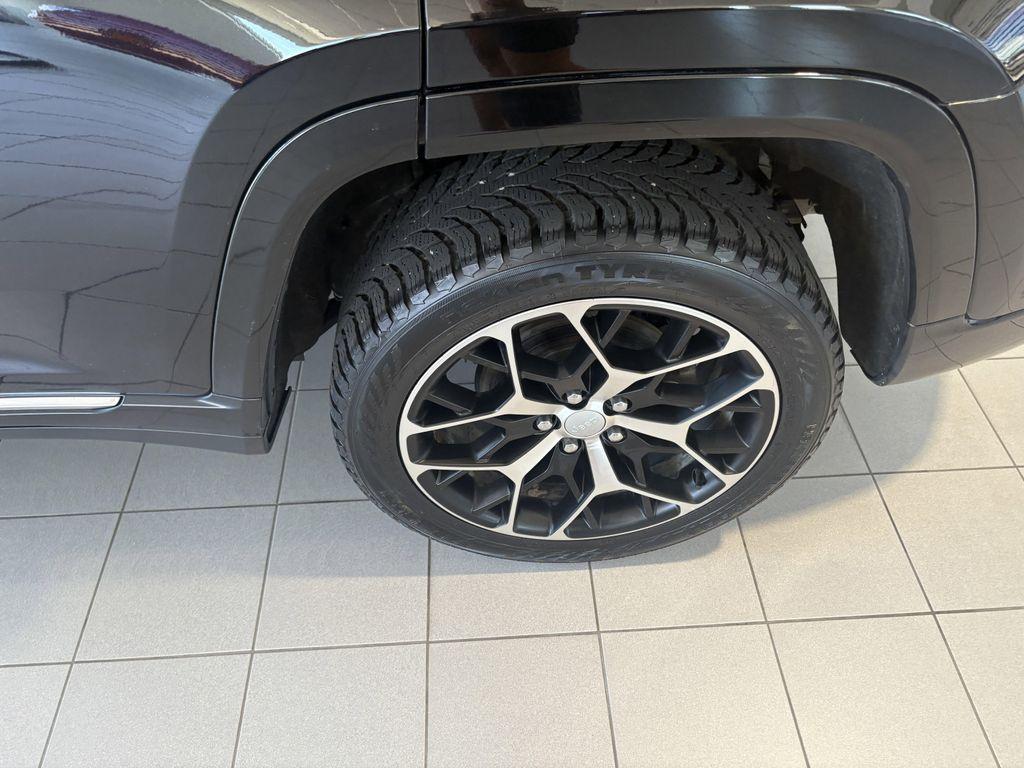 used 2022 Jeep Grand Cherokee car, priced at $39,888