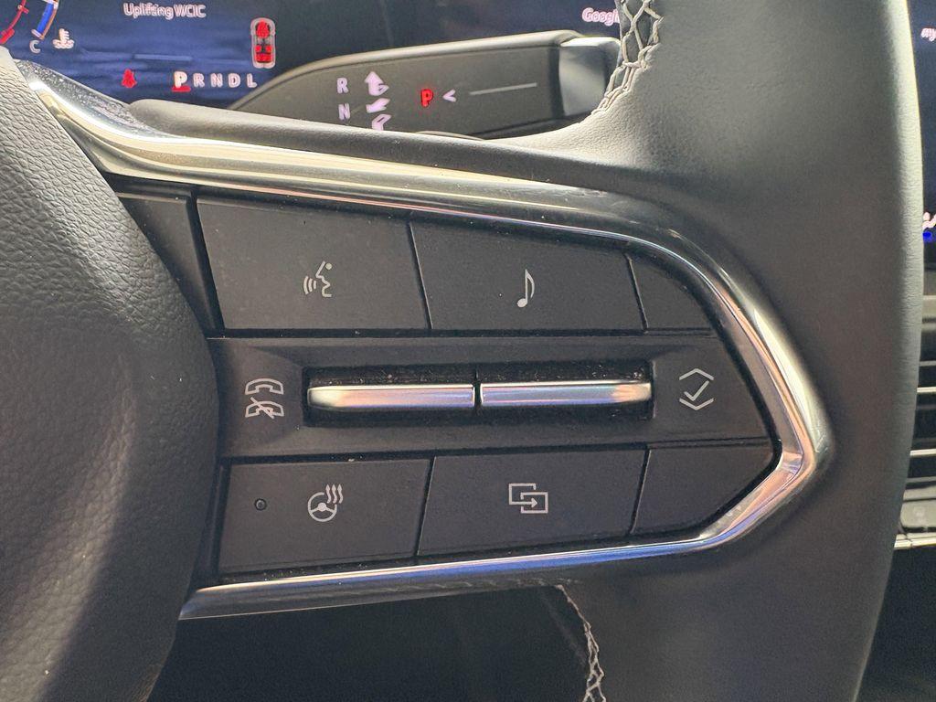 used 2025 Chevrolet Traverse car, priced at $36,988