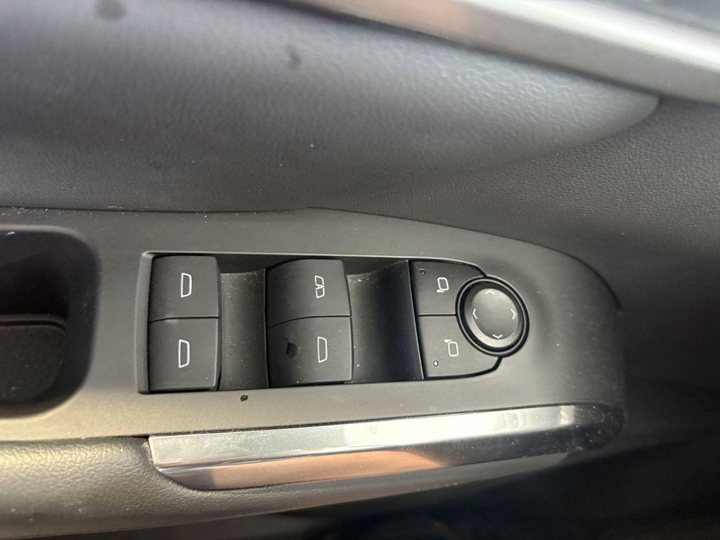 used 2025 Chevrolet Traverse car, priced at $36,988