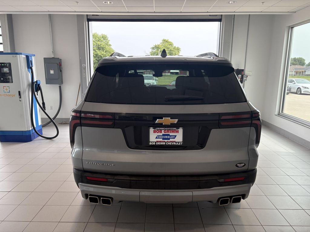 used 2025 Chevrolet Traverse car, priced at $36,988