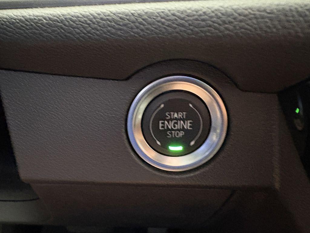 used 2025 Chevrolet Traverse car, priced at $36,988