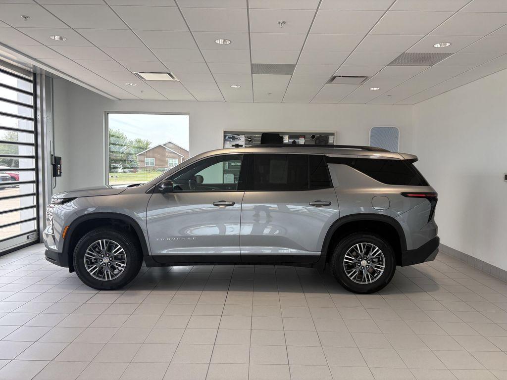 used 2025 Chevrolet Traverse car, priced at $36,988