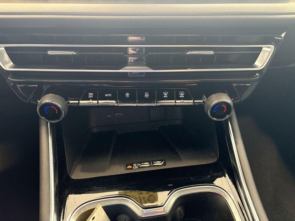 used 2025 Chevrolet Traverse car, priced at $36,988