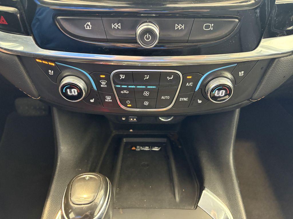 used 2020 Chevrolet Traverse car, priced at $26,988