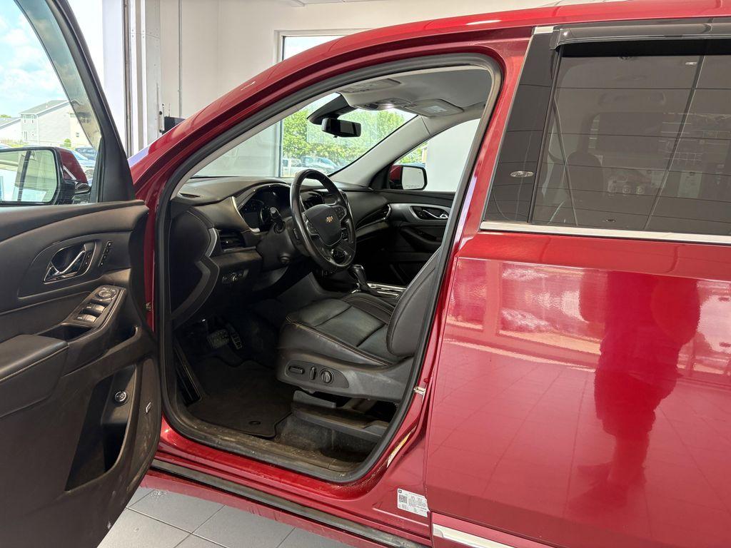 used 2020 Chevrolet Traverse car, priced at $26,988