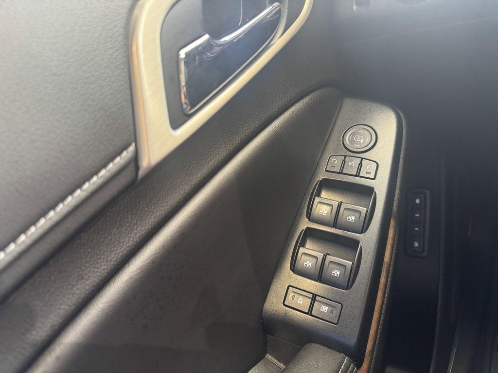 used 2019 GMC Yukon car, priced at $34,188