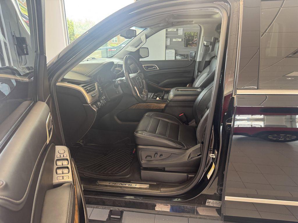 used 2019 GMC Yukon car, priced at $34,188