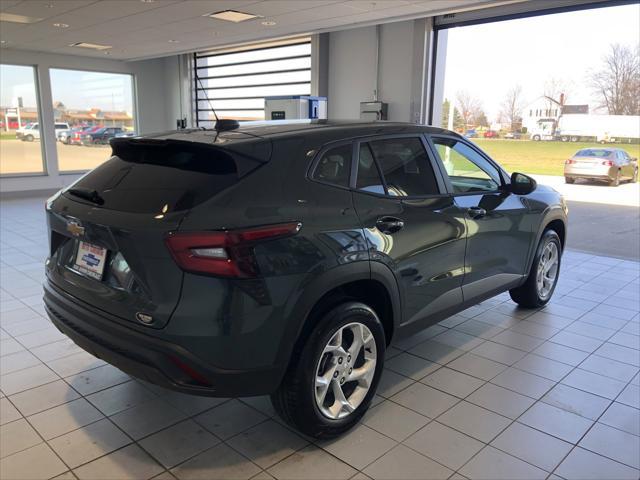 new 2025 Chevrolet Trax car, priced at $22,885