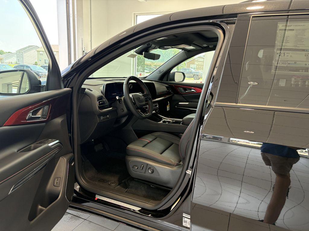 new 2026 Chevrolet Traverse car, priced at $61,220