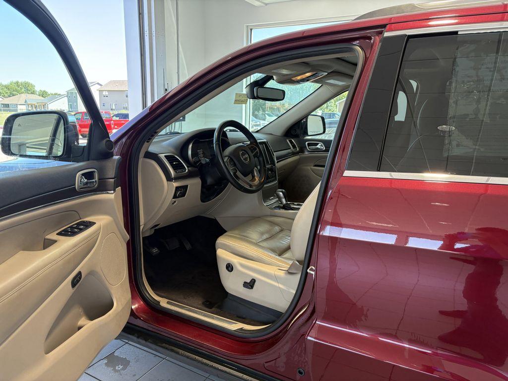 used 2017 Jeep Grand Cherokee car, priced at $14,588