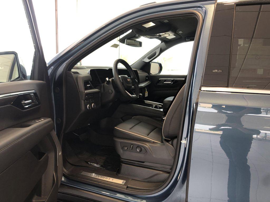 new 2025 Chevrolet Suburban car, priced at $82,290