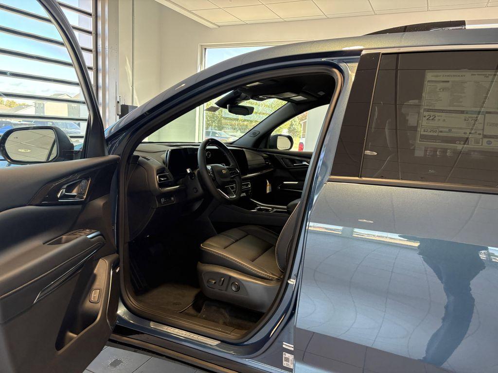 new 2026 Chevrolet Traverse car, priced at $54,760