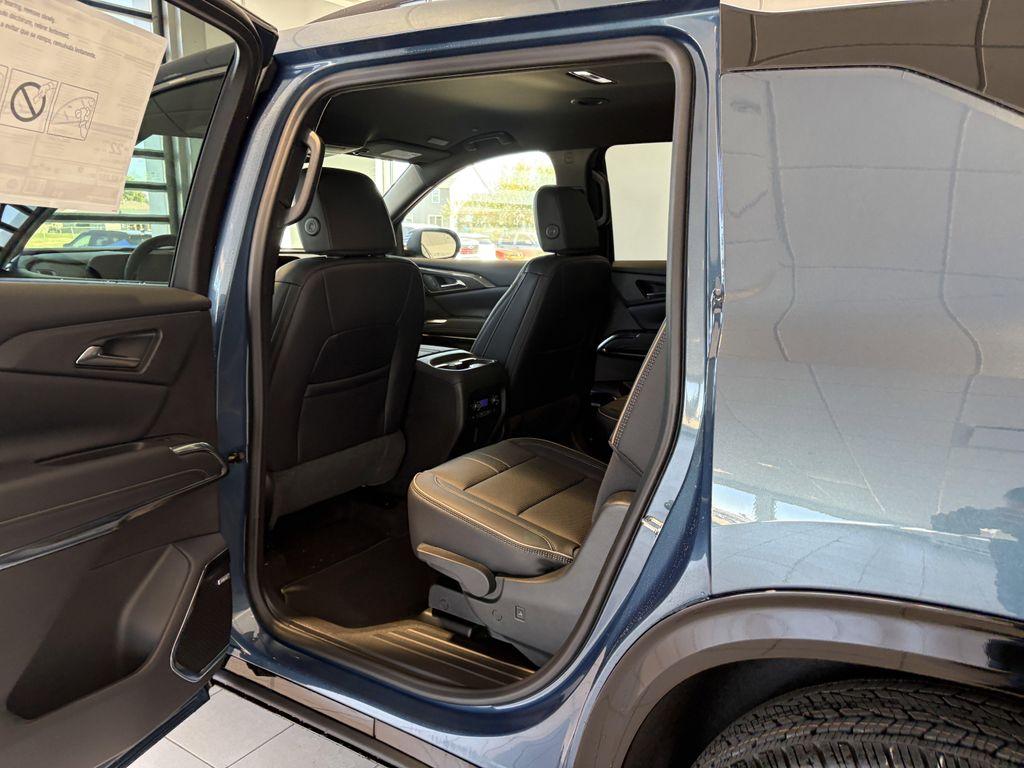 new 2026 Chevrolet Traverse car, priced at $54,760