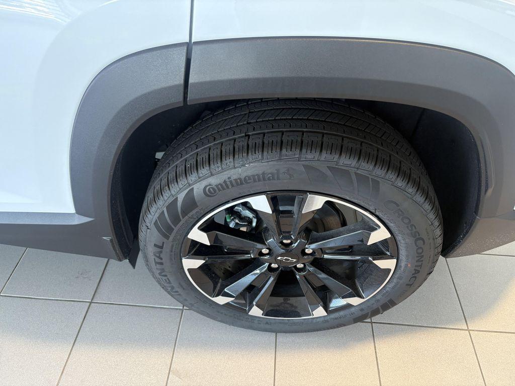 new 2026 Chevrolet Equinox car, priced at $37,327