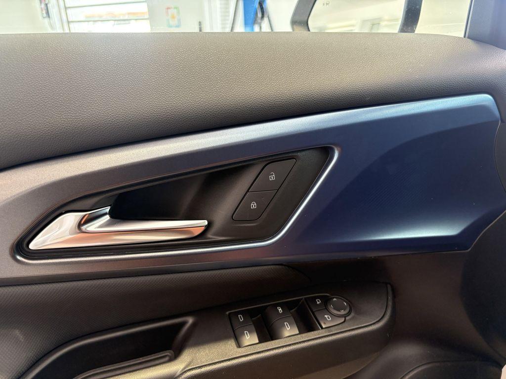 new 2025 Chevrolet Equinox EV car, priced at $45,090