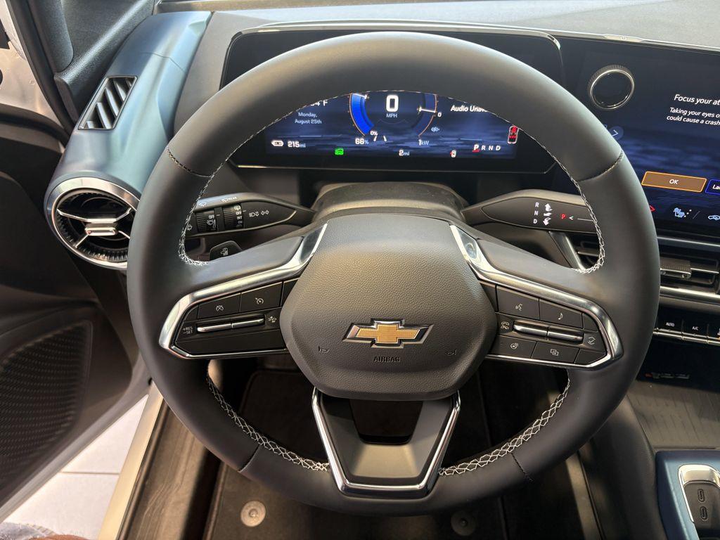 new 2025 Chevrolet Equinox EV car, priced at $45,090
