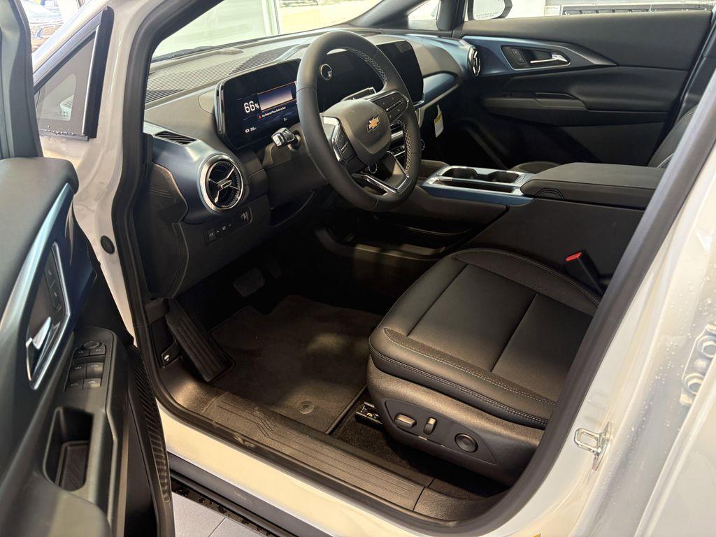 new 2025 Chevrolet Equinox EV car, priced at $45,090