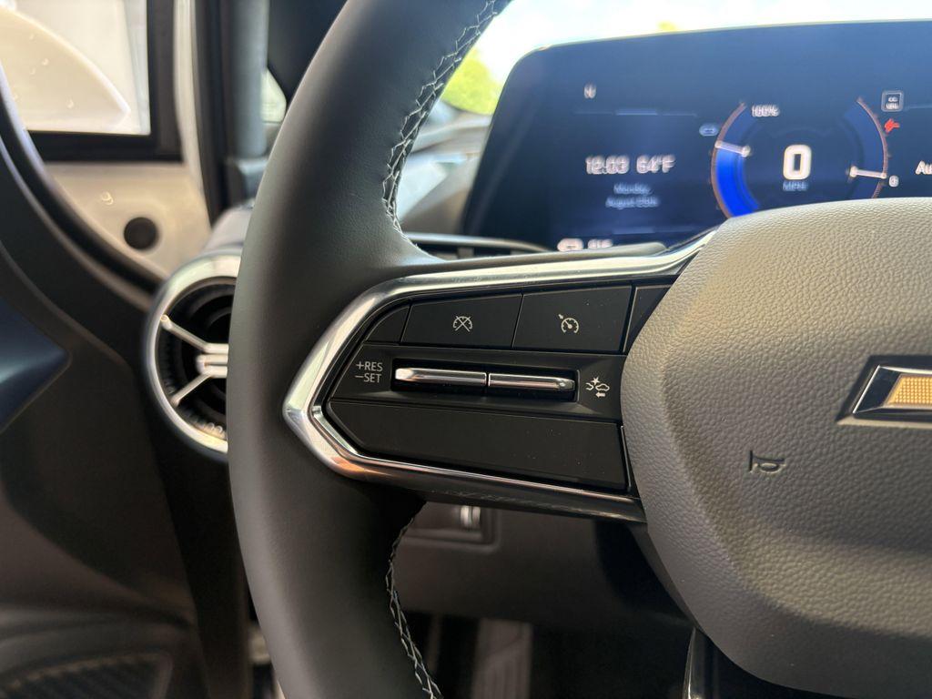 new 2025 Chevrolet Equinox EV car, priced at $45,090