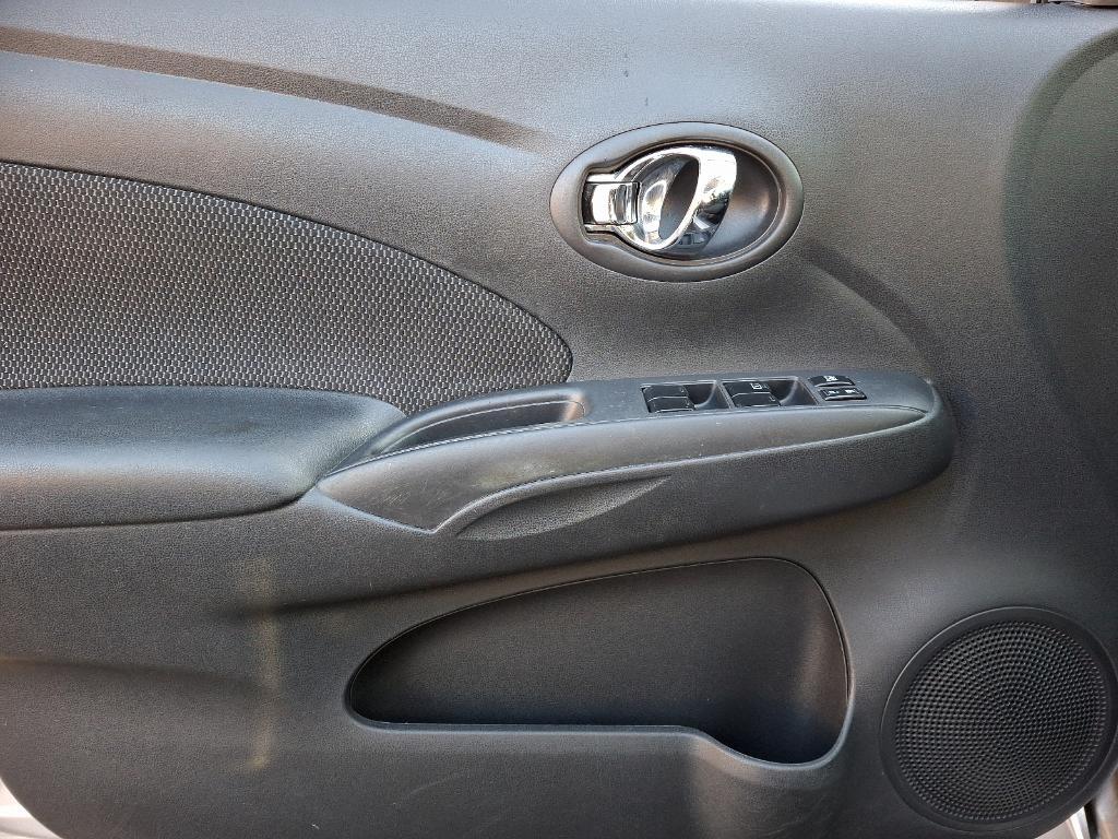 used 2013 Nissan Versa car