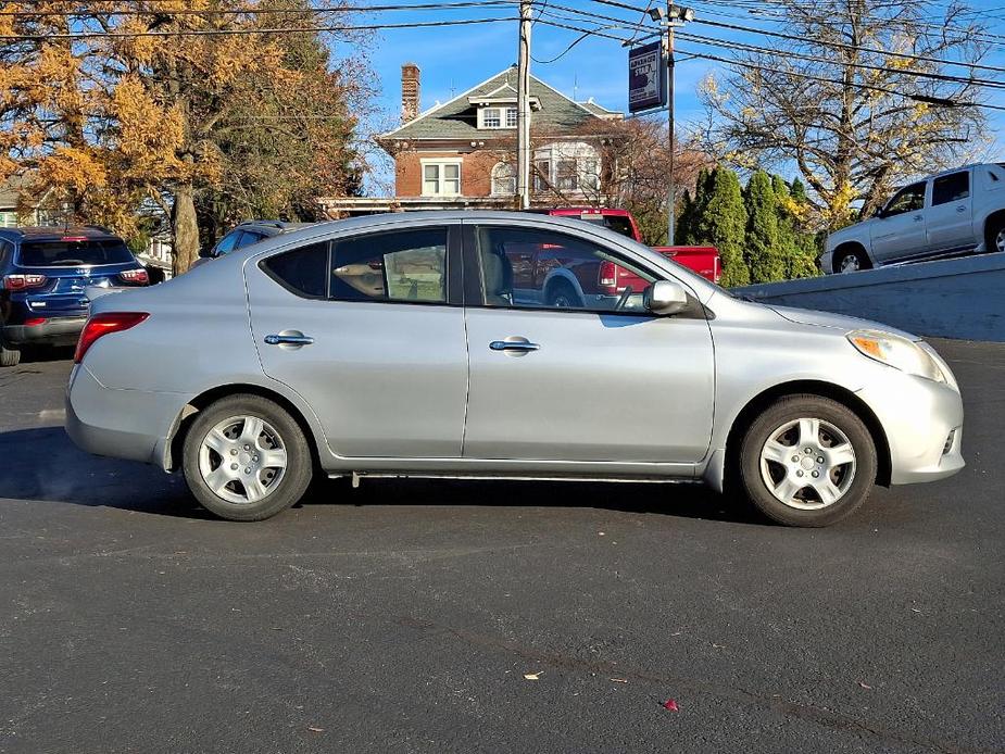 used 2013 Nissan Versa car