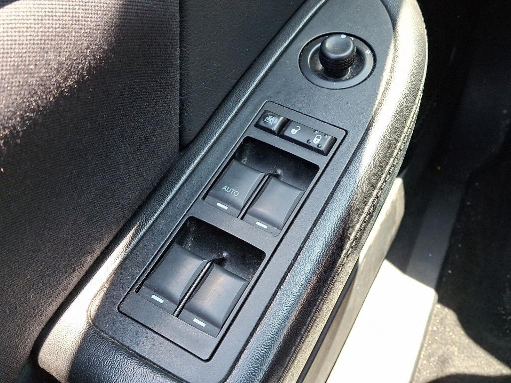used 2013 Chrysler 200 car